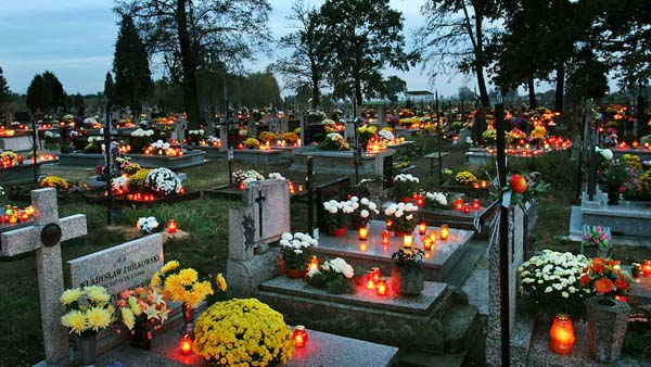 Wszystkich Świętych 2021 w dobie pandemii